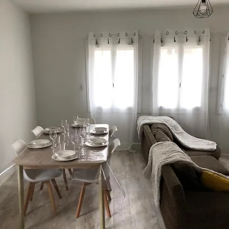 Cosy Et Lumineux アパート Caussens
